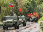 В Новочеркасске прошли возложение цветов и парад военной техники