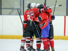 Новочеркасские хоккеисты в упорной борьбе обыграли ростовчан