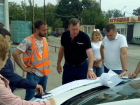 Игорь Зюзин проверил ход работ по благоустройству улиц и реконструкции дорожной развязки в Новочеркасске