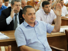 Парламентарии Новочеркасска вместе с горожанами потребовали отставки мэра Киргинцева