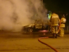 В Новочеркасске на ходу загорелся автомобиль 
