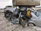 Оторвавшийся прицеп грузовика смял в лепешку «Хендай Акцент» на трассе под Новочеркасском