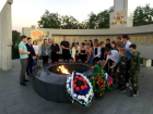 В Александровском парке новочеркасцы зажгли «Свечи памяти»