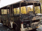 Автобус с пассажирами сгорел дотла на федеральной трассе под Новочеркасском