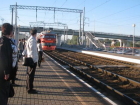 Новочеркасцы смогут добраться до соседних городов только по железной дороге