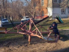 Жители Жилучастка возмущены состоянием детской площадки