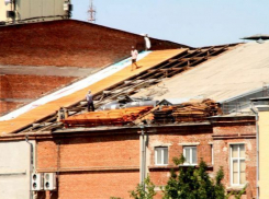 Ремонт новочеркасского театра начался с кровли