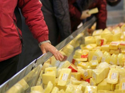 Роспотребнадзор запретил ввоз сыроподобных продуктов из Украины
