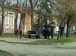  Получивший инсульт за рулем автомобиля пенсионер, сбил 80-летнюю бабушку в Новочеркасске