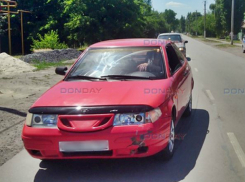 Бегущая через дорогу пьяная женщина попала под колеса машины под Новочеркасском