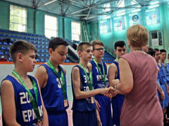 Баскетболисты новочеркасского «Ермака» стали бронзовыми призерами чемпионата области