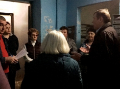 Глава администрации Новочеркасска встретился с жильцами многоэтажки по улице Мацоты