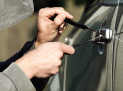 В Новочеркасске ночью угнали «Тойоту Ленд Крузер»