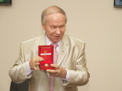 Генеральный директор новочеркасского Центра тренажеростроения получил медаль