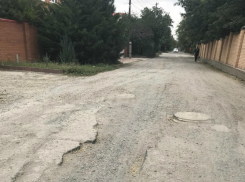 Жители ближайшей к новому ТЦ «Батон» улицы задыхаются от пыли