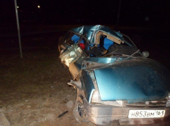 В Новочеркасске пьяный водитель въехал в столб