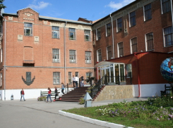 В поселке Персиановском около Новочеркасска экс-декана ДГАУ осудили за взятку