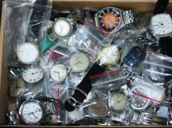 Новочеркасская предпринимательница торговала поддельными часами в Таганроге
