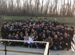 Навести порядок в пойме реки Тузлов помогли моряки БДК «Новочеркасск»