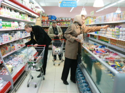 Жители Новочеркасска тратят в магазинах на три рубля меньше средней суммы по округу