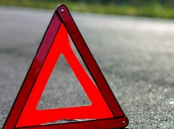 В ДТП под Новочеркасском перевернулся автомобиль