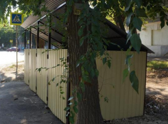 В Новочеркасске завершают установку закрытых контейнерных площадок