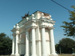 Арку на спуске Герцена отремонтируют за счет областного бюджета