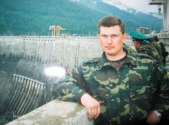 Имя погибшего пограничника из Новочеркасска увековечили в Горно-Алтайске