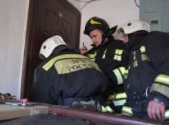 Умершую женщину обнаружили в закрытой новочеркасской квартире на площади Троицкой