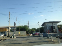 Железнодорожный переезд в Новочеркасске закроют для плановых ремонтных работ