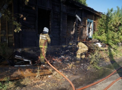 Двое новочеркасцев оказались в больнице из-за неосторожного обращения с огнем