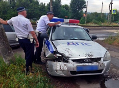 В Новочеркасске патруль спешил к месту ДТП и сам попал в аварию