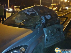 В Новочеркасске в ДТП с грузовиком погиб водитель легкового автомобиля. ВИДЕО