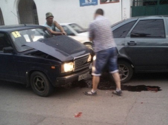 В Новочеркасске «семерка» влетела в «Приору»
