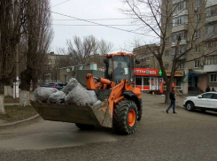 Более 2500 мешков мусора вывезли новочеркасские коммунальщики во время большого субботника