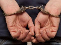 Полицейские задержали в Новочеркасске мужчину за незаконный сбыт наркотиков