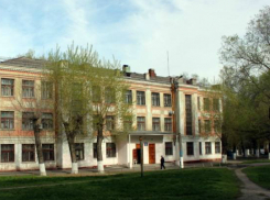 Более 4 миллионов рублей предлагает администрация Новочеркасска за проект ремонта школы №9