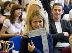 В Новочеркасске готовы платить прибавку к зарплате выпускникам техникумов и колледжей