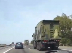 Колонна военных машин создала пробку на автомагистрали М4 «Дон» под Новочеркасском