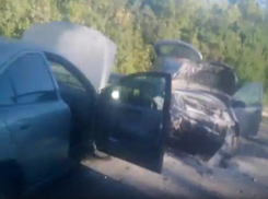 Тяжёлую травму получил мужчина в столкновении иномарок на развилке под Новочеркасском