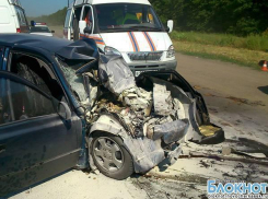 В страшном ДТП в Новочеркасске с рейсовым автобусом погибли трое, еще трое в больнице