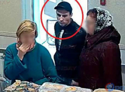 Падкий на сладкое воришка попал на видео в Новочеркасске
