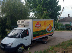 Возомнившая себя «Кристиной», «Газель» без водителя оставила без света несколько домов в Новочеркасске