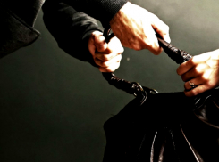 Преступник напал на женщину в центре Новочеркасска