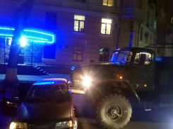 В Новочеркасске военные на грузовике врезались в ВАЗ, никто не пострадал