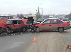В тройном ДТП в Новочеркасске пострадали 2 человека