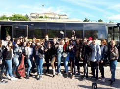 Молодежь из Новочеркасска отправилась на «Молодую волну»