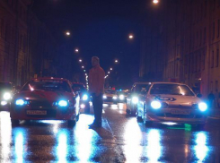 В Новочеркасске дрифтеры облюбовали парковку перед «Нефтемашем»