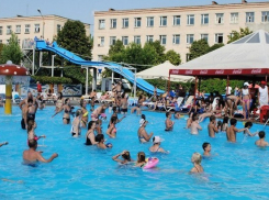 Новочеркасцы все еще могут насладиться жарким солнцем уходящего лета