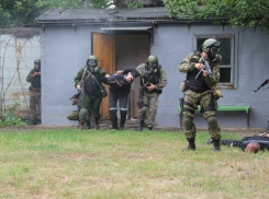 В Новочеркасске ловили вооруженных беглецов из колонии